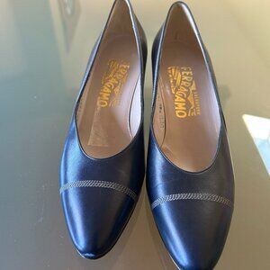 Salvatore Ferragamo Navy Low Heels - Size 6AAAA (Narrow)